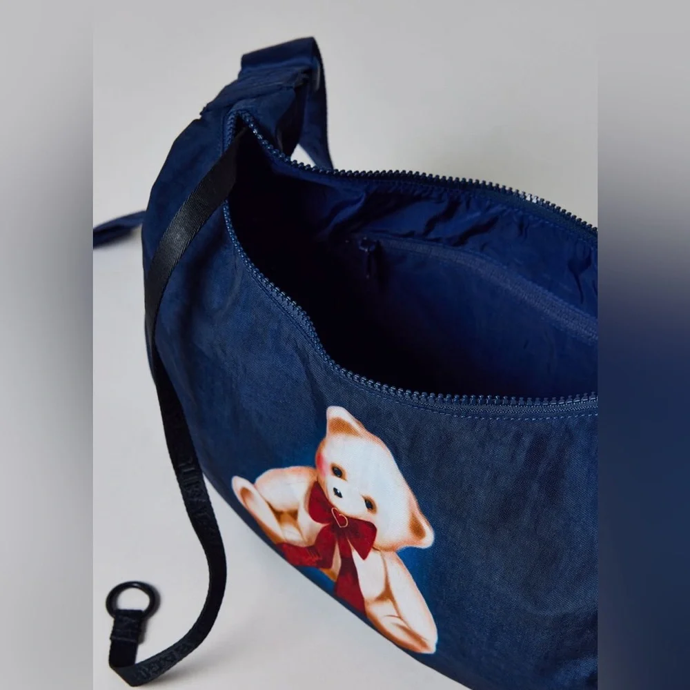 BAGGU UO Exclusive Teddy Bear Medium Nylon Crescent Bag NWT - Picture 4 of 8